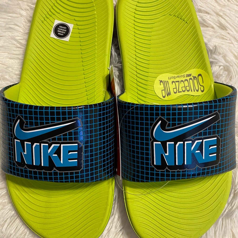 New Nike green & blue slides 5Y